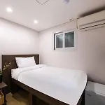 Crashinyongsan Guest House