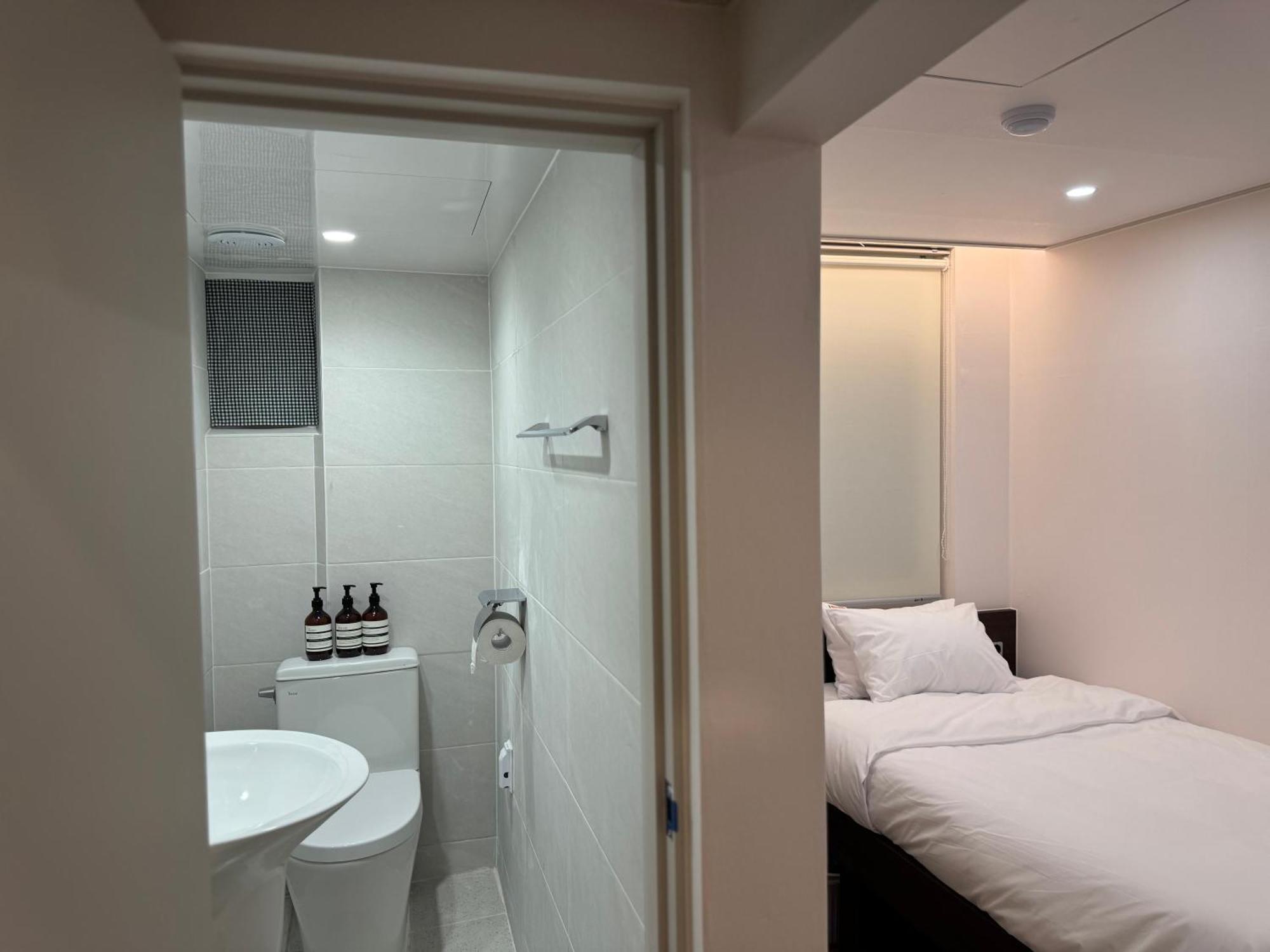 Crashinyongsan Guest House Seoul